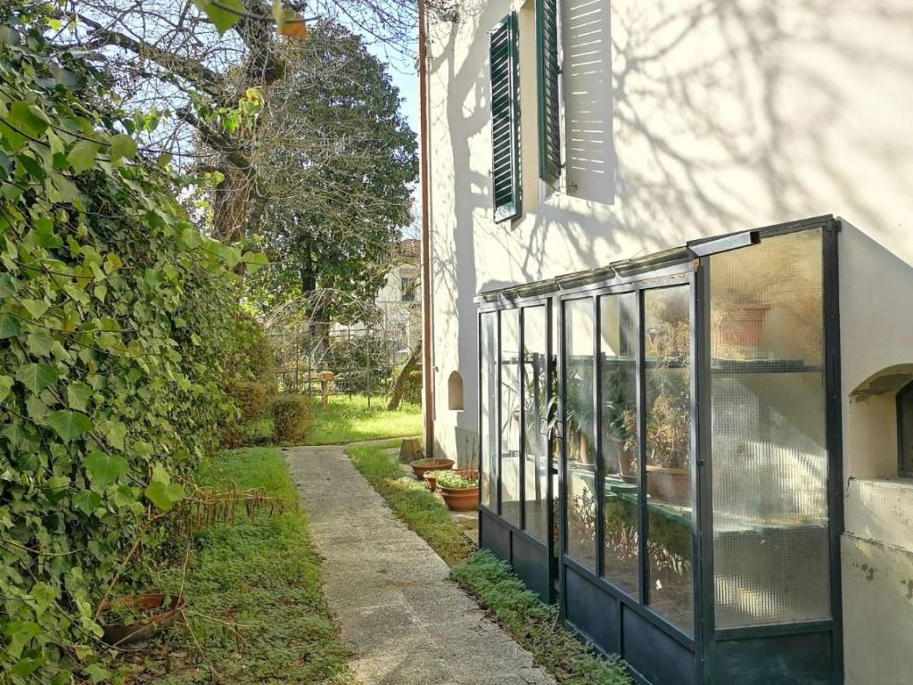 Villa a Montevarchi in Via Ammiraglio Burzagli - Foto 3