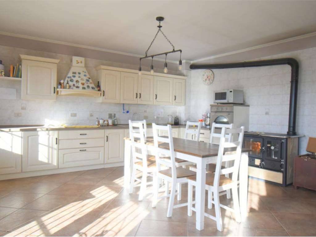 Casa indipendente a Montà in frazione Novi, 30 - Foto 2