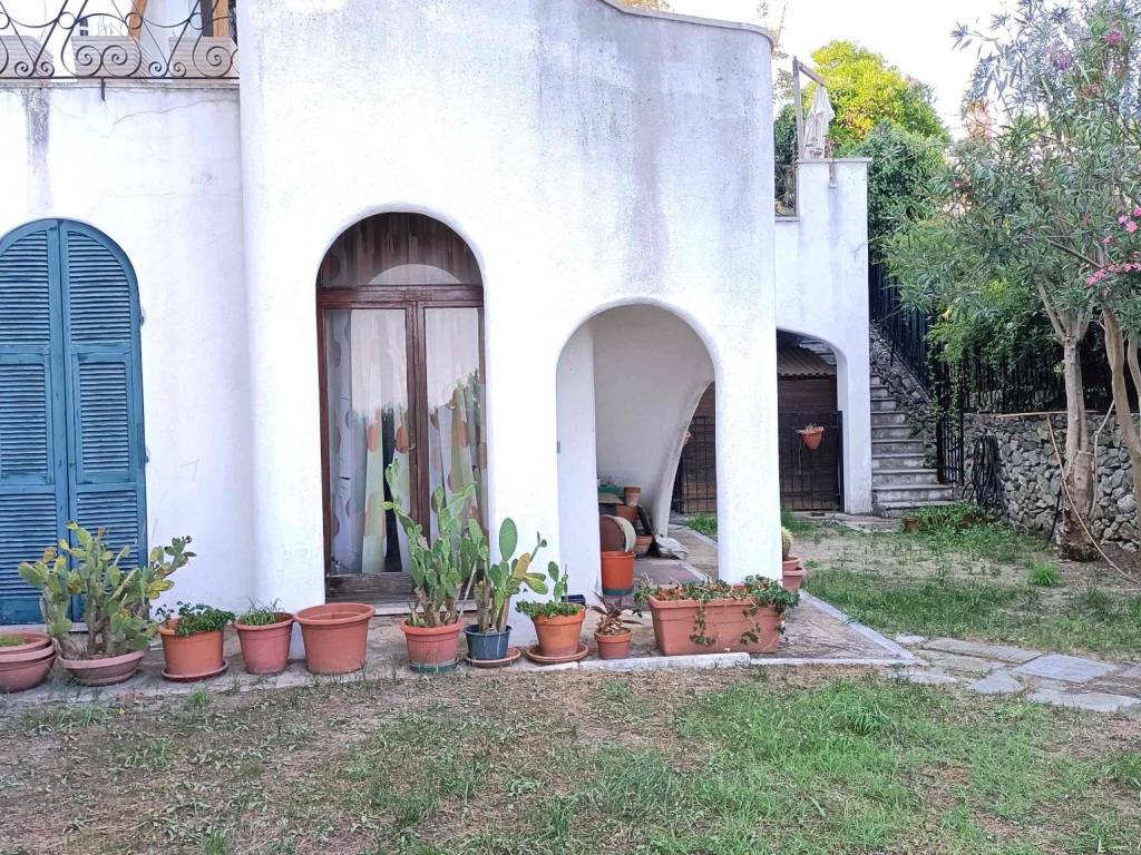 Villetta a schiera a Albissola marina in Via Privata delle Mimose - Foto 4