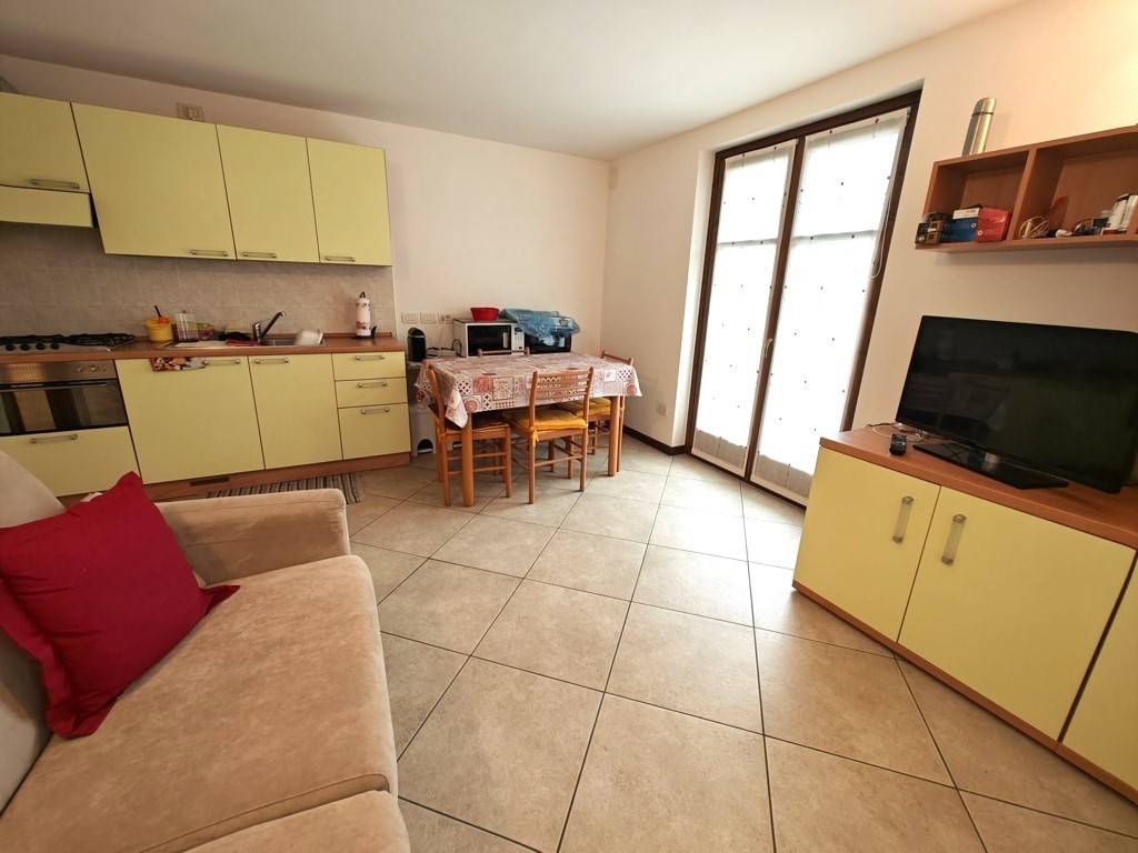 Appartamento a Chiesa in valmalenco in Via Bernina, 41 - Foto 2