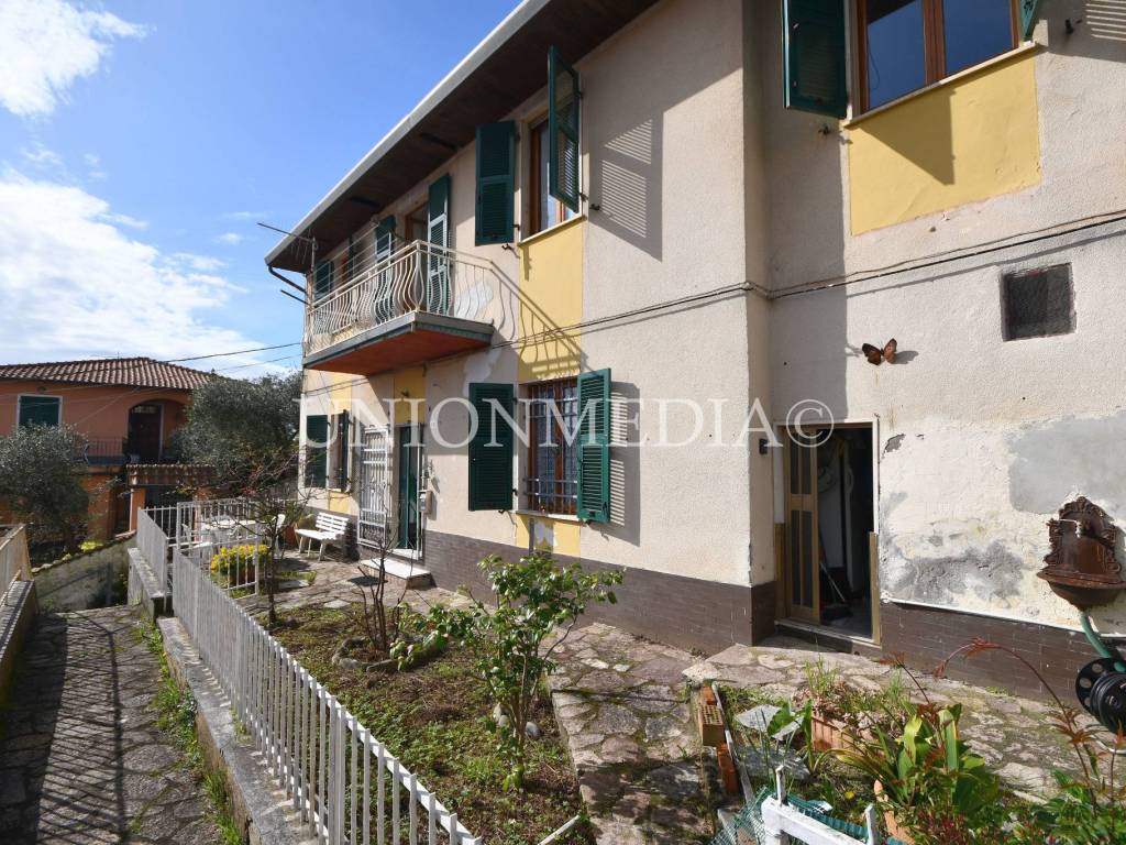 Villetta a schiera a La spezia in Via Umberto Biancamano, 88 - Foto 3