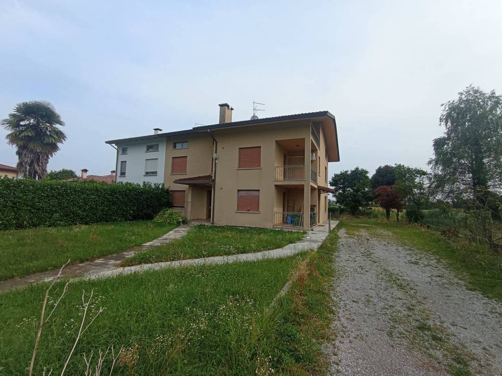 Villa a Maniago in Via dei Mazzoli, 35 - Foto 2