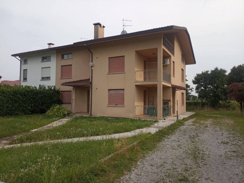 Villa a Maniago in Via dei Mazzoli, 35 - Foto 3