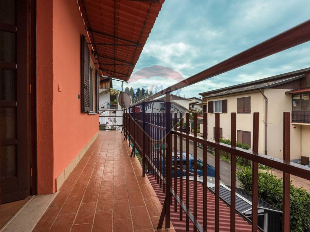 Appartamento a Besozzo in Via Italia - Foto 2