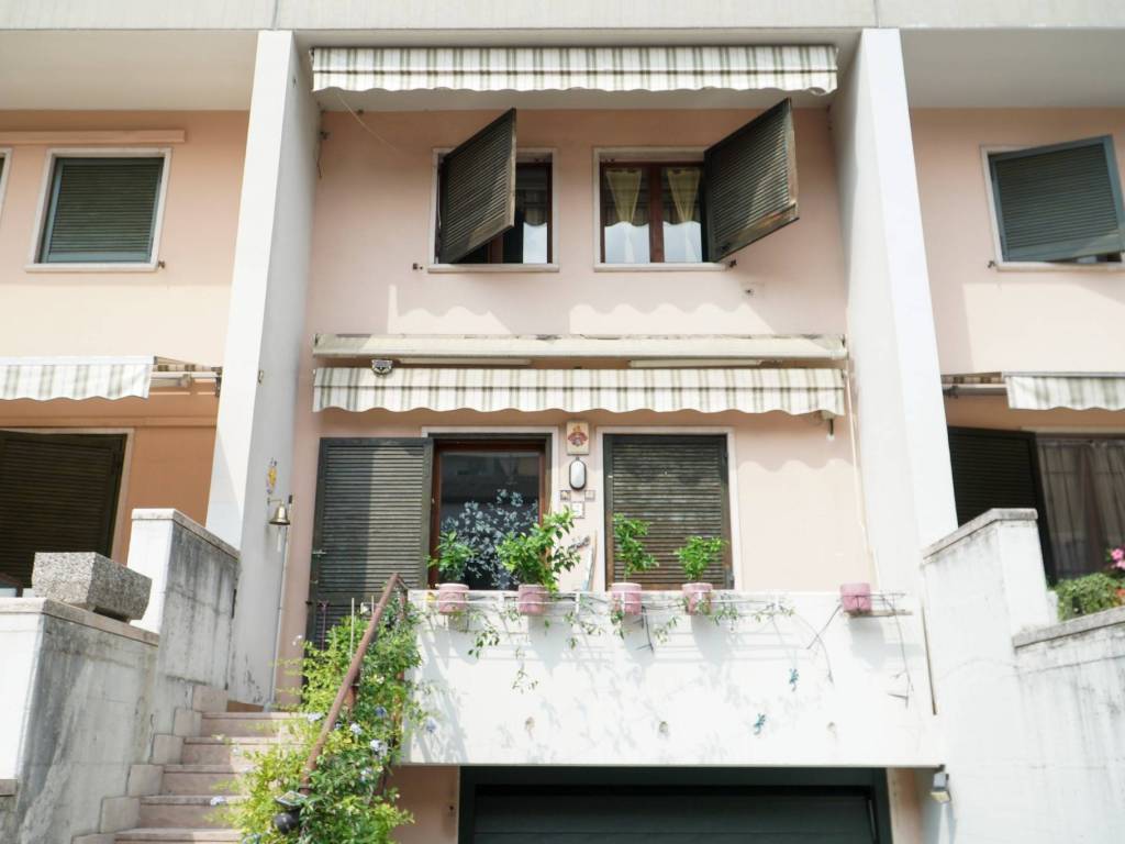 Villetta a schiera a Verona in Via Brioni, 2 - Foto 5
