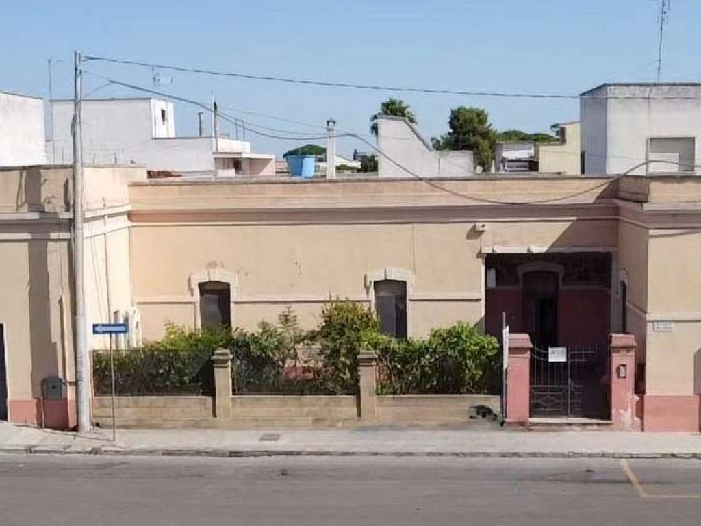 Casa indipendente a Racale in piazza beltrano , 1 - Foto 2