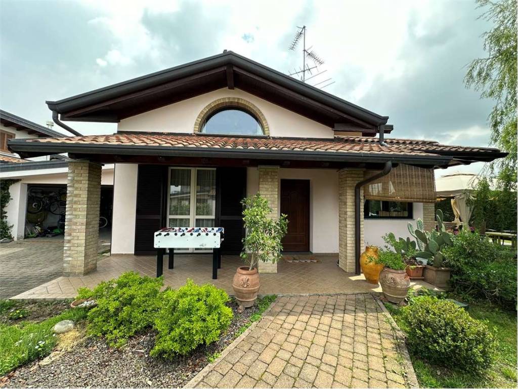 Villa a Mezzomerico - Foto 2