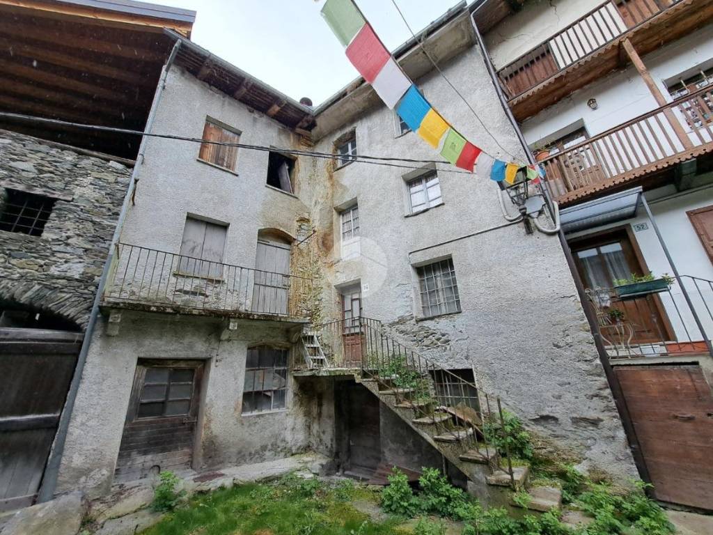 Casa indipendente a La salle in Località Chabodey, 16 - Foto 2