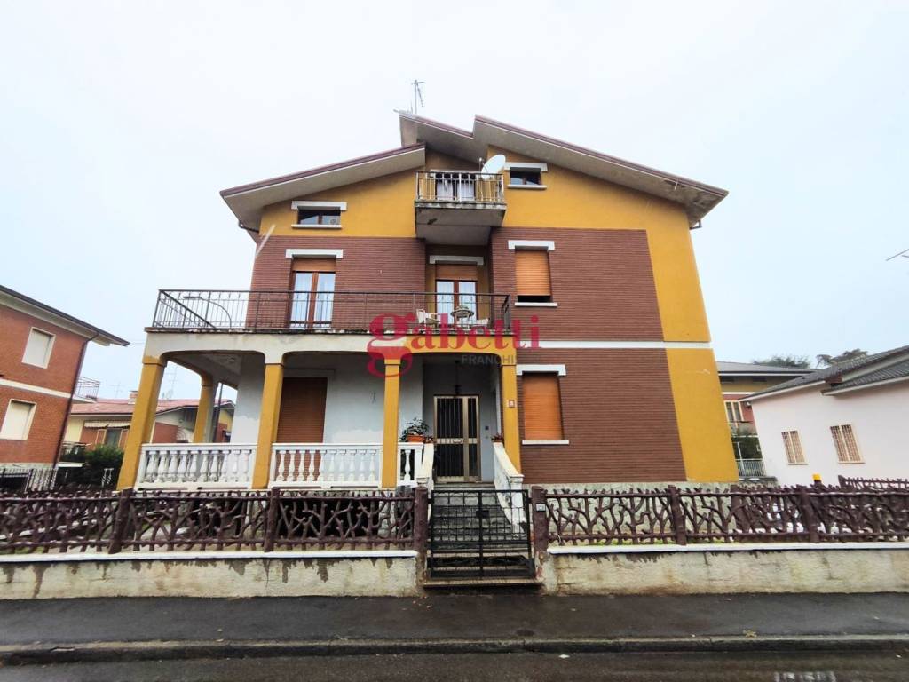 Appartamento a Piacenza in via Fratelli Manzotti, 5 - Foto 2
