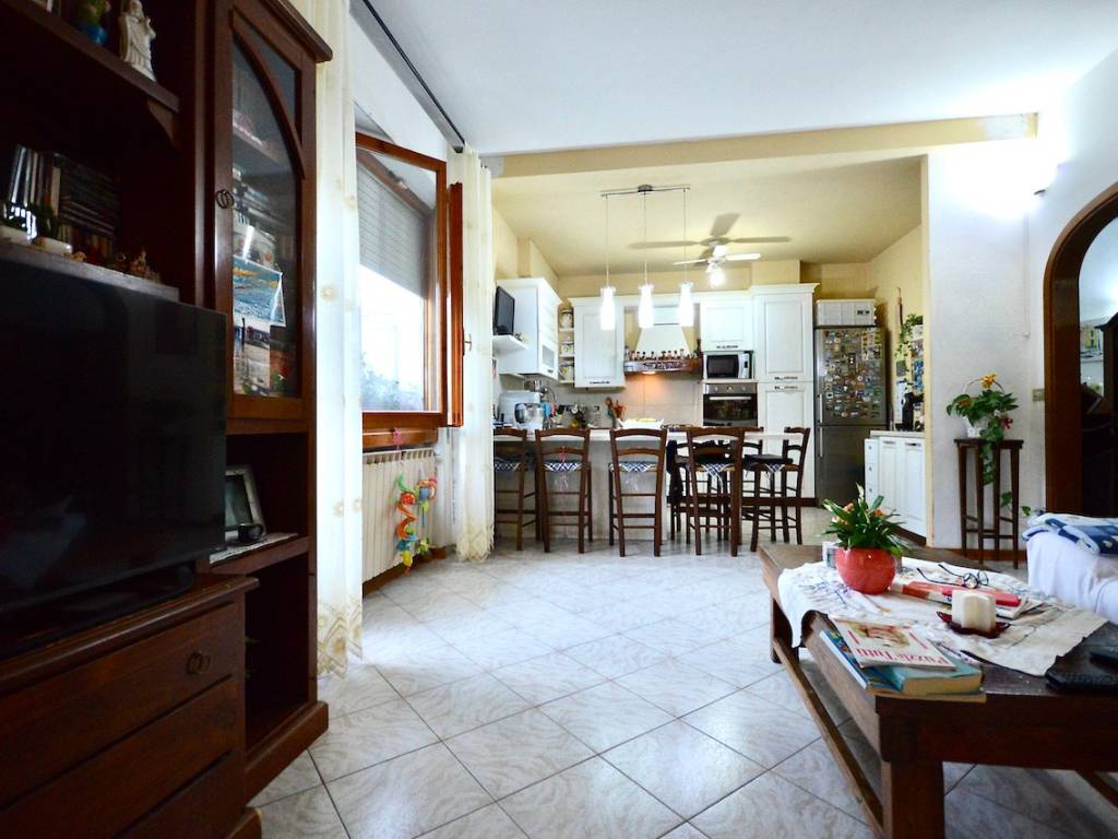 Appartamento a Montevarchi in Via Antonio Pacinotti - Foto 5