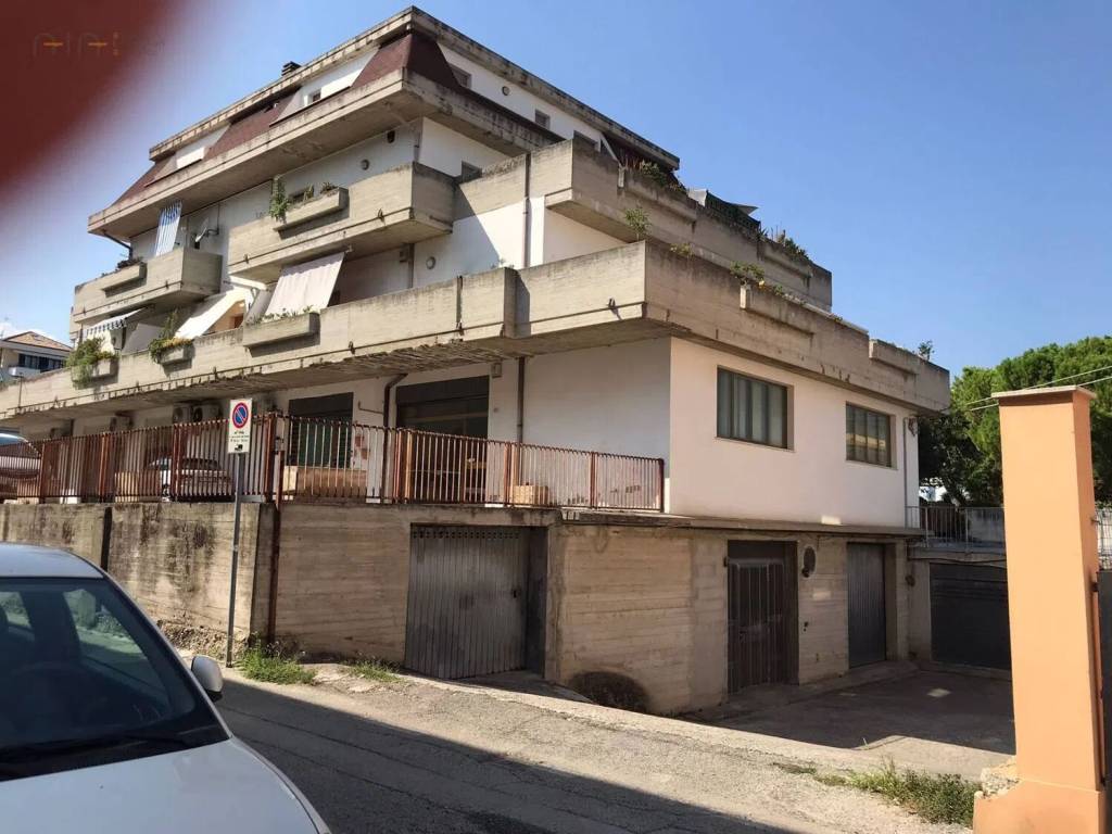 Box / garage a San benedetto del tronto in Via Tito Poggi, 1 - Foto 4