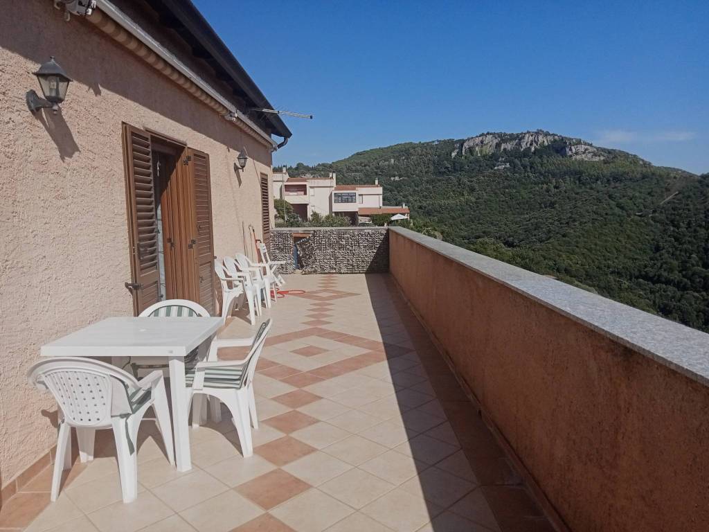 Appartamento a Laconi in Via Cuccuru De Monte - Foto 2