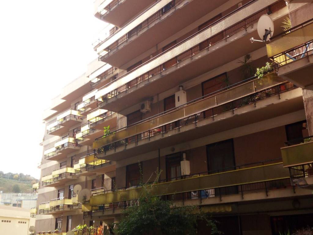 Appartamento a Messina in Via Pietro Castelli - Foto 2