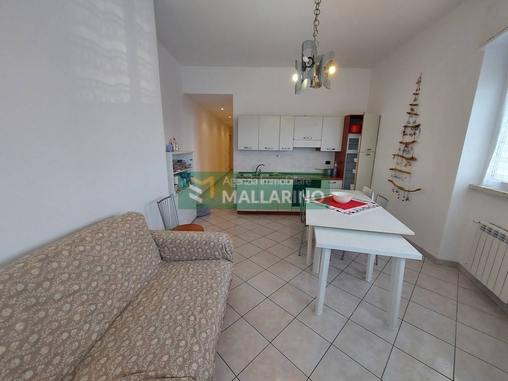 Appartamento a Finale ligure in Corso Europa, 87 - Foto 2