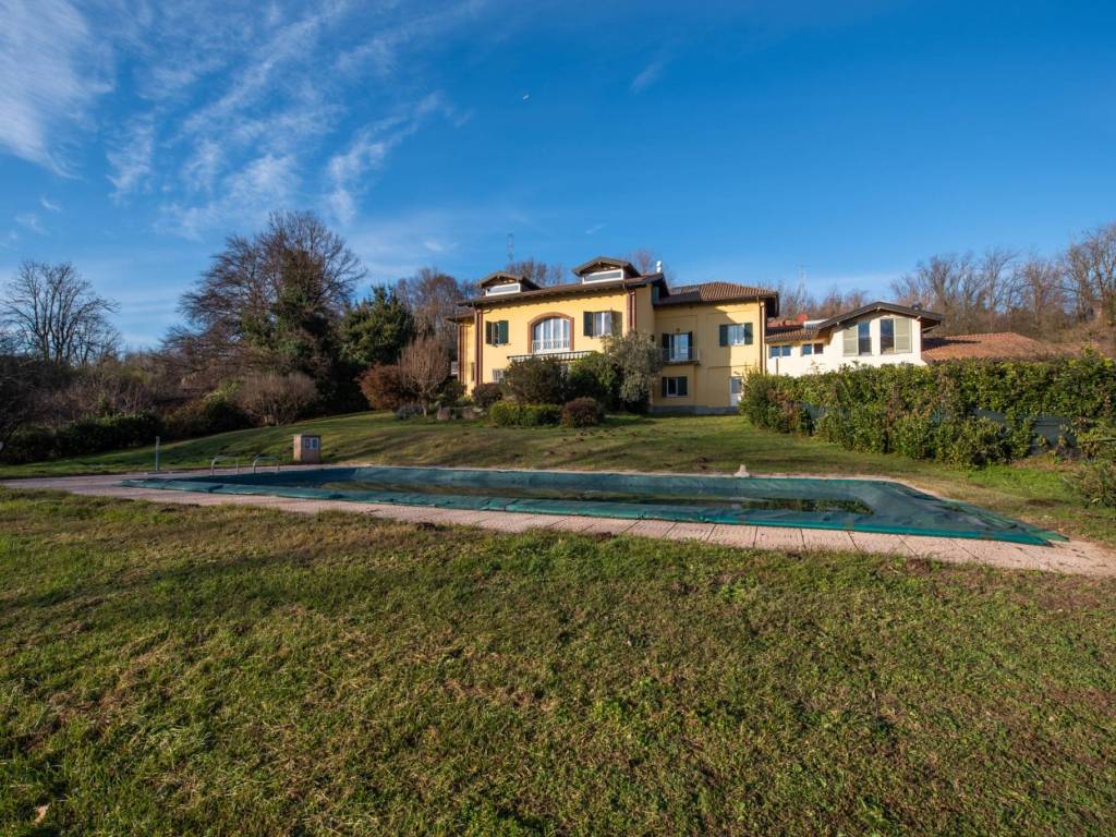Villa a Varese in Via Pier Fortunato Calvi, 15 - Foto 3