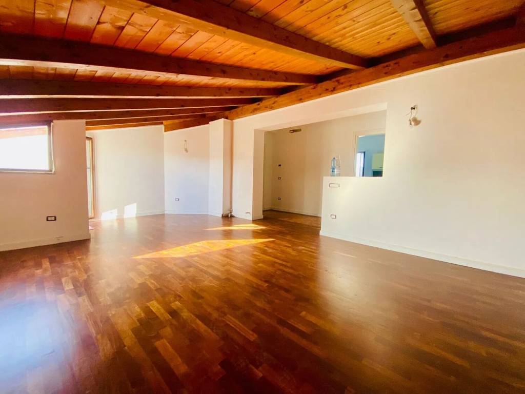 Appartamento a Crotone in Via Giovanni Paolo Ii - Foto 2