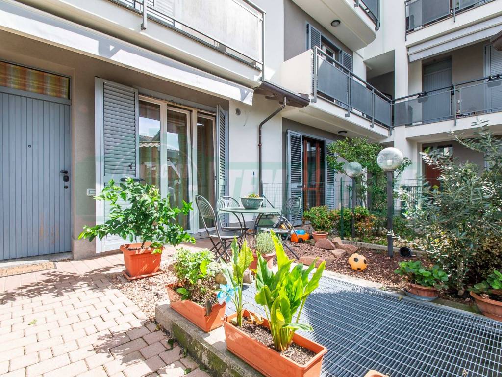 Appartamento a Tradate in Via Canaletto, 19 - Foto 2