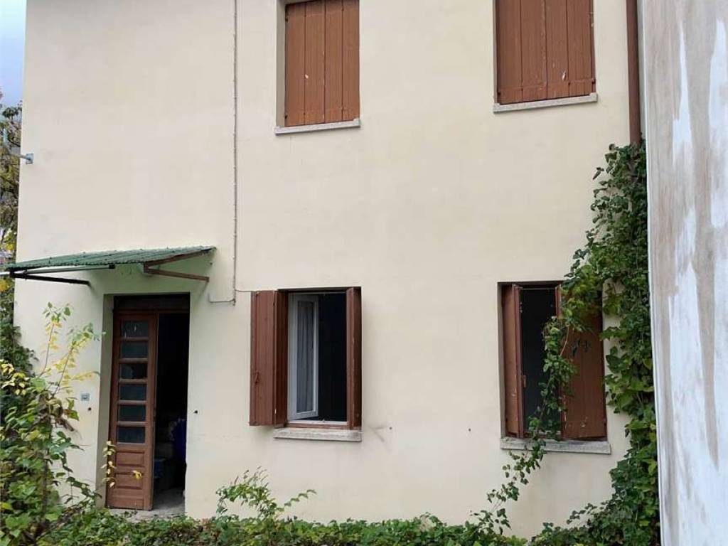 Casa indipendente a Maniago in Via Ortigara, 4 - Foto 3