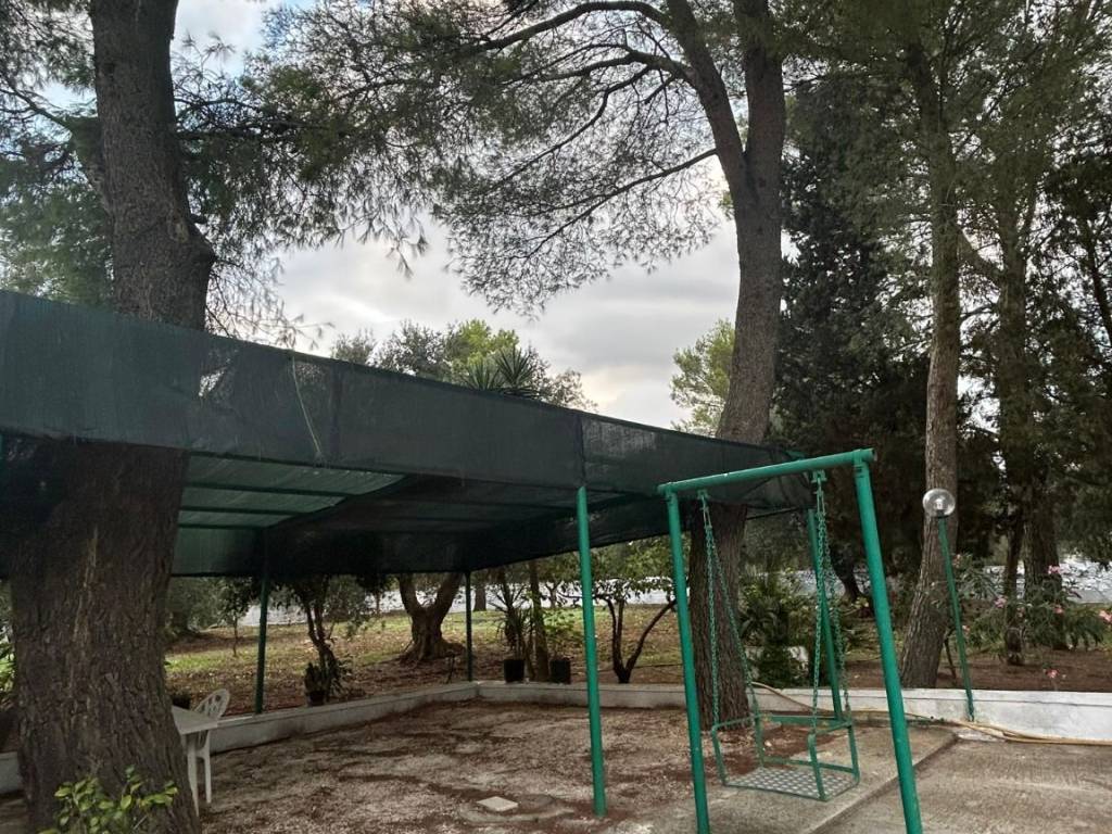 Villa a Martina franca in Strada Conserva Piccola Zona H - Foto 5