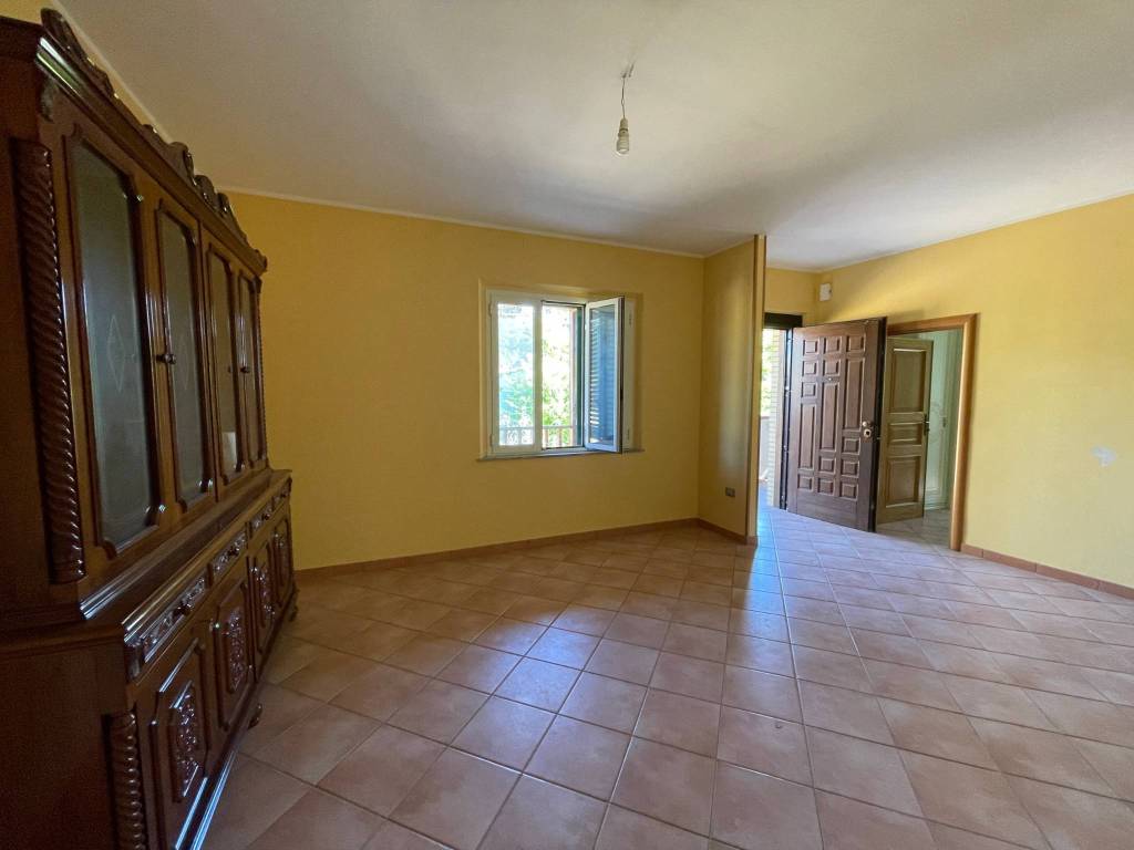 Appartamento a Alanno in Via Coccialonga, 15 - Foto 3