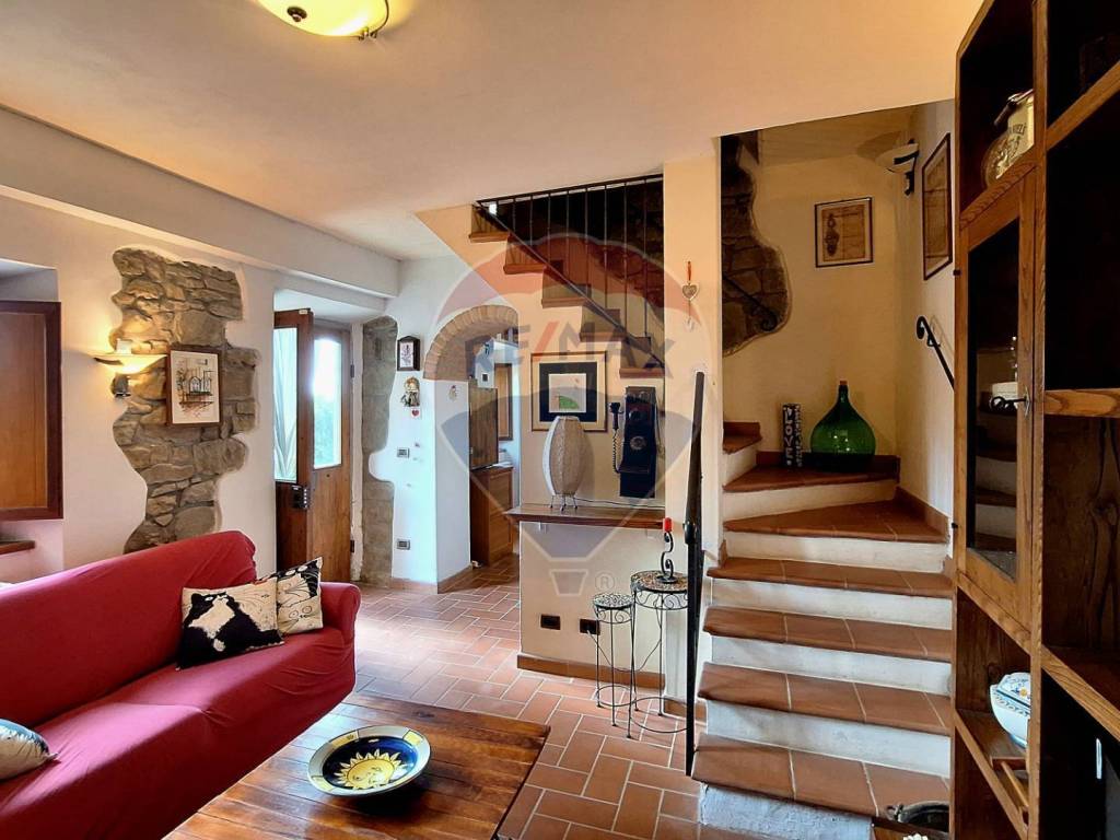 Casa indipendente a Loro ciuffenna - Foto 2