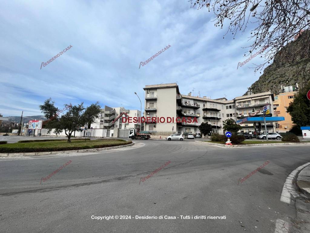 Appartamento a Palermo in Via Imperatore Federico, 76 - Foto 2