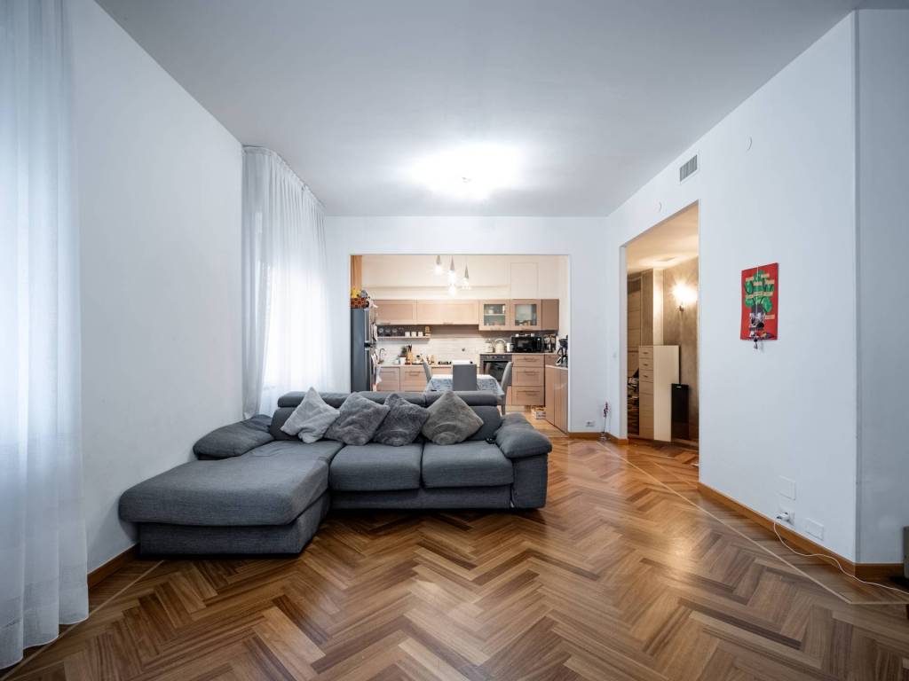 Appartamento a Reggio emilia in Via Gaspare Spontini, 10 - Foto 2