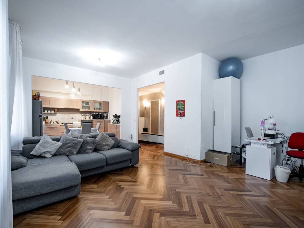 Appartamento a Reggio emilia in Via Gaspare Spontini, 10 - Foto 4