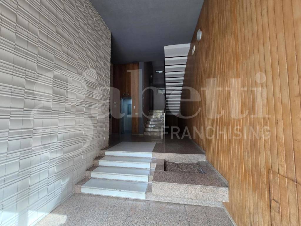 Immobile a Andria in VIALE DON LUIGI STURZO, 36 - Foto 3