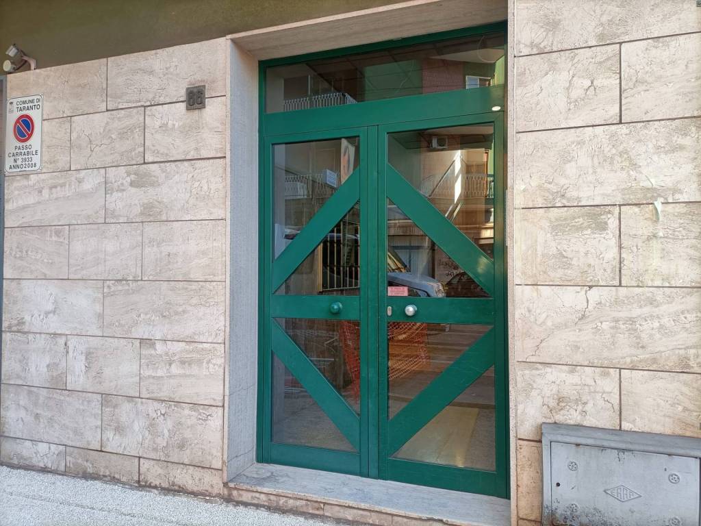 Appartamento a Taranto in Via Giorgio Basta, 86 - Foto 2