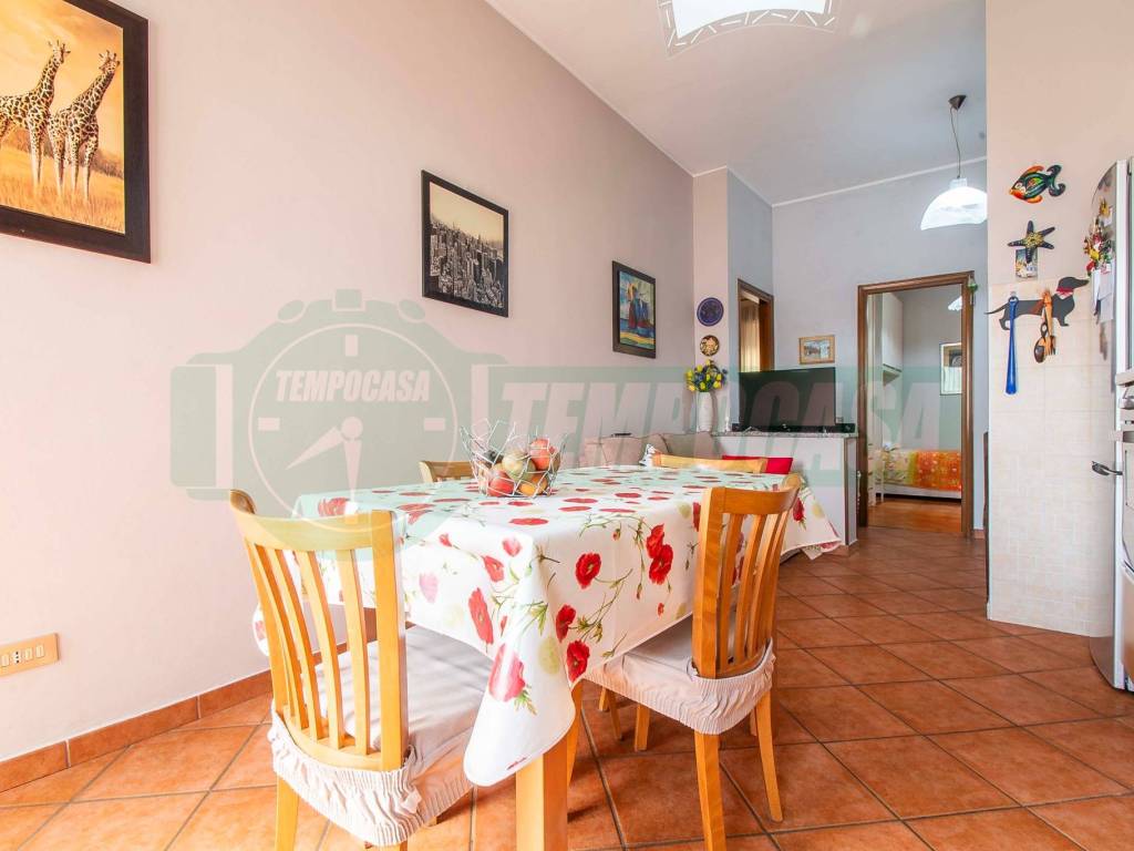 Appartamento a Uboldo in Vicolo Zara, 3 - Foto 2