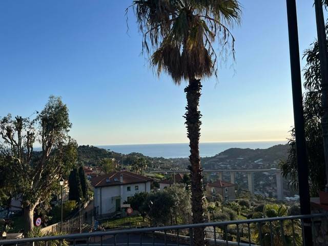 Appartamento a Bordighera in Via Cristoforo Colombo, 3 - Foto 2