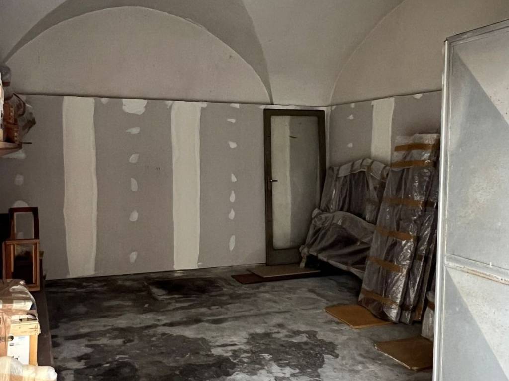 Box / garage a Gioia del colle in Via Mastrandrea - Foto 3