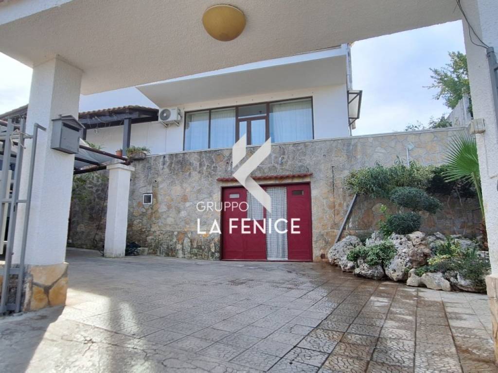 Villa a Fasano in viale Chiesetta dei Pietrangeli - Foto 2