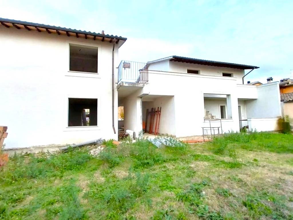 Appartamento a Foligno in Via Bevagna - Foto 2