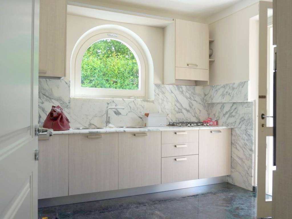 Villa a Forte dei marmi in Via Amilcare Ponchielli - Foto 3