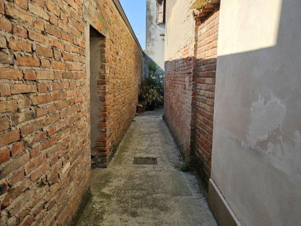Casa indipendente a Guastalla in Via Luigi Gonzaga - Foto 2