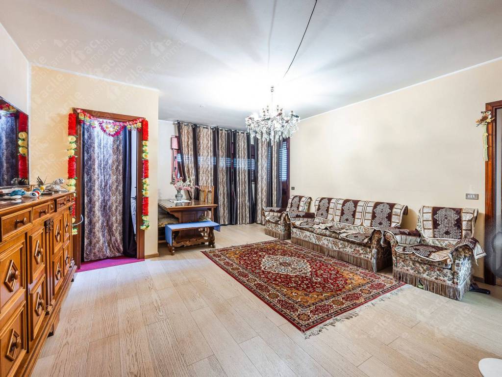 Appartamento a Sant'ilario d'enza in Via Indipendenza 2D, 42049 Sant\'Ilario d\'Enza RE, Italia - Foto 2