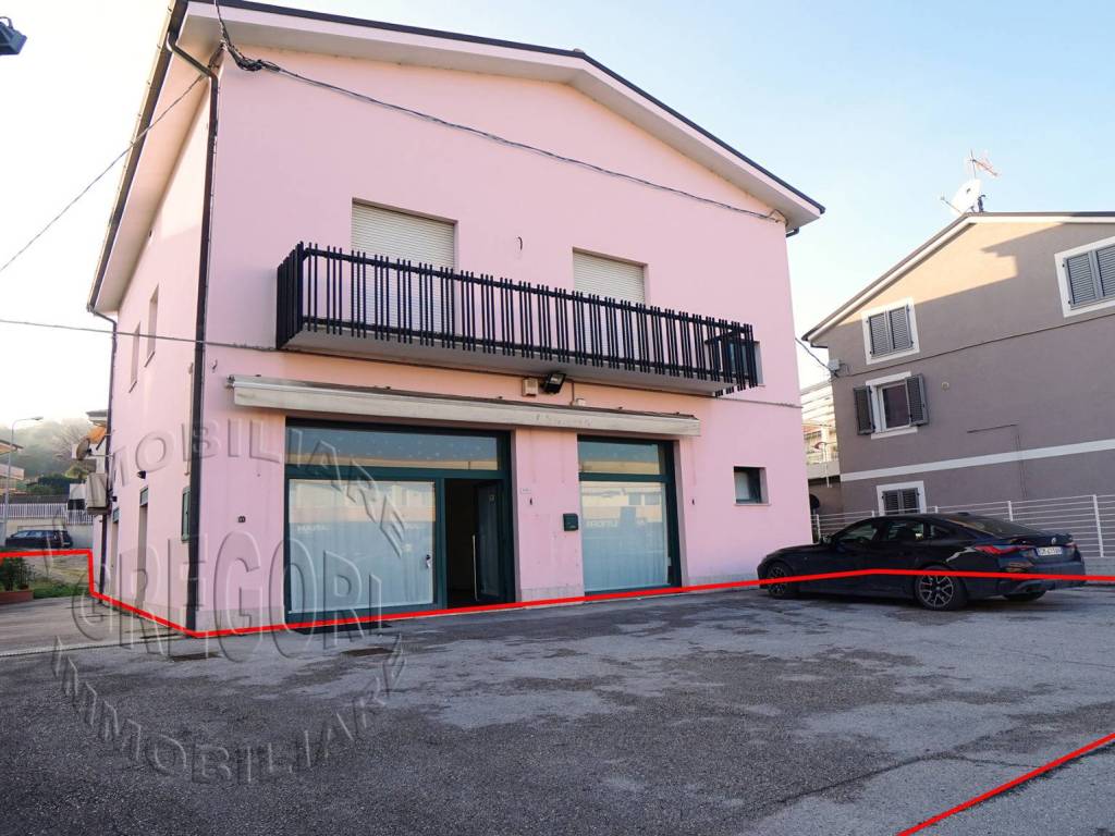 Palazzo / stabile a Porto san giorgio in Via Fratelli Rosselli, 145 - Foto 3
