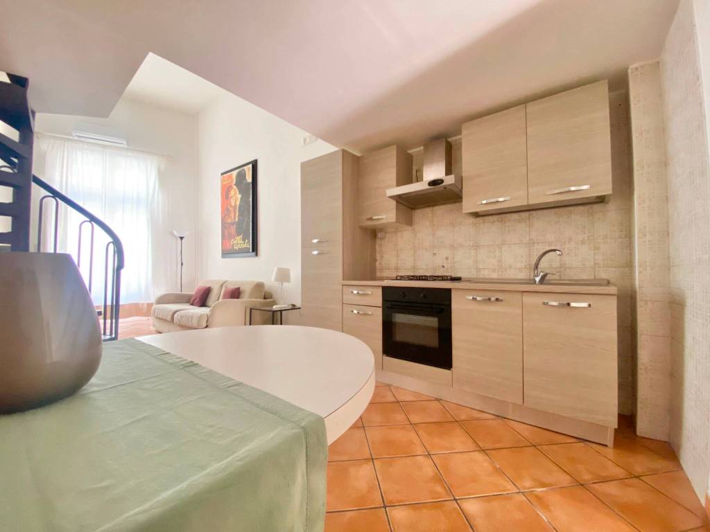 Appartamento a Salerno in Via Porta Rateprandi, 28 - Foto 2