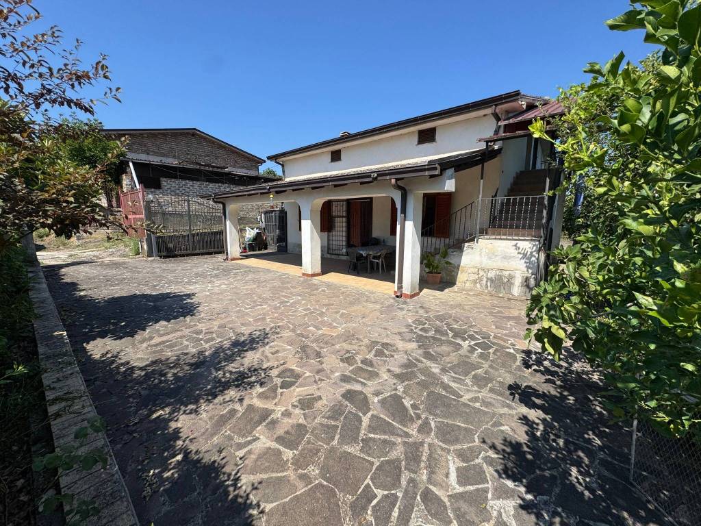 Villa a Ceprano in Via Olivella - Foto 4