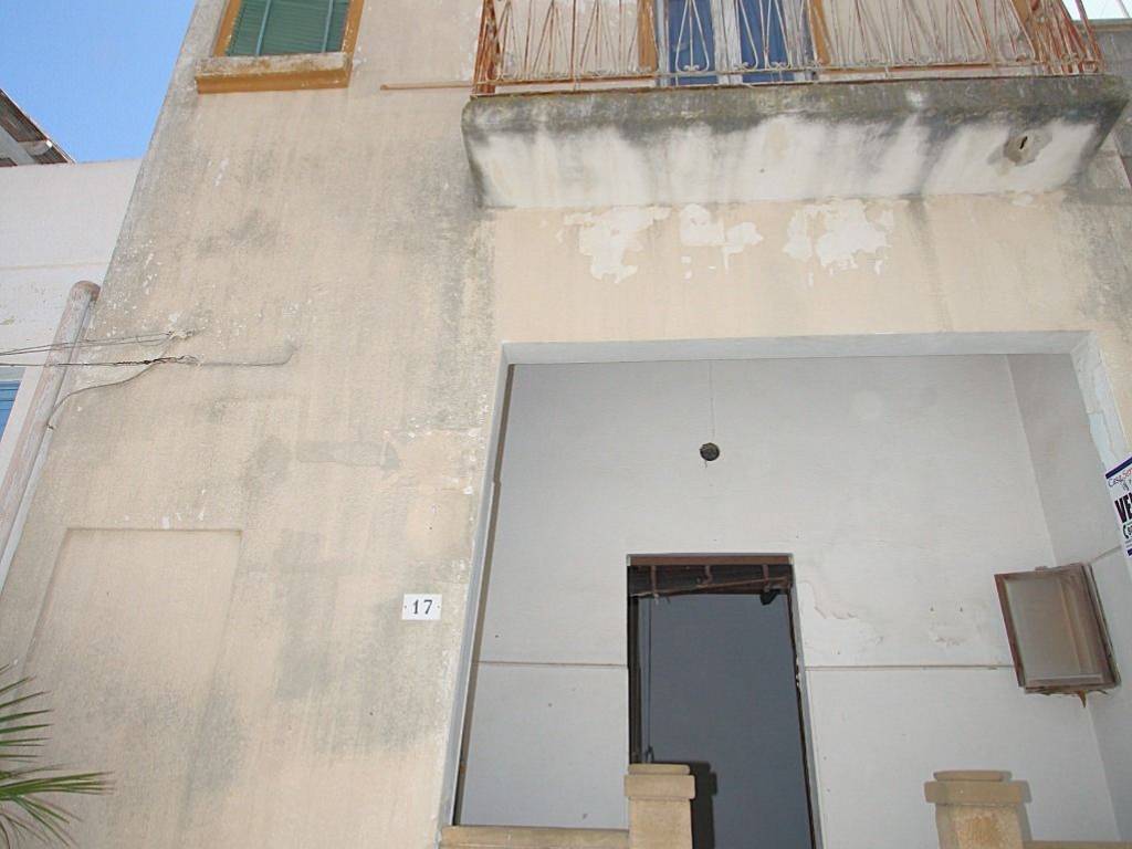 Casa indipendente a Matino in Via Santa Rosalia - Foto 4