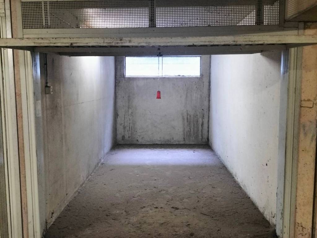 Box / garage a Valenza in Viale Brigate Partigiane, 3 - Foto 4
