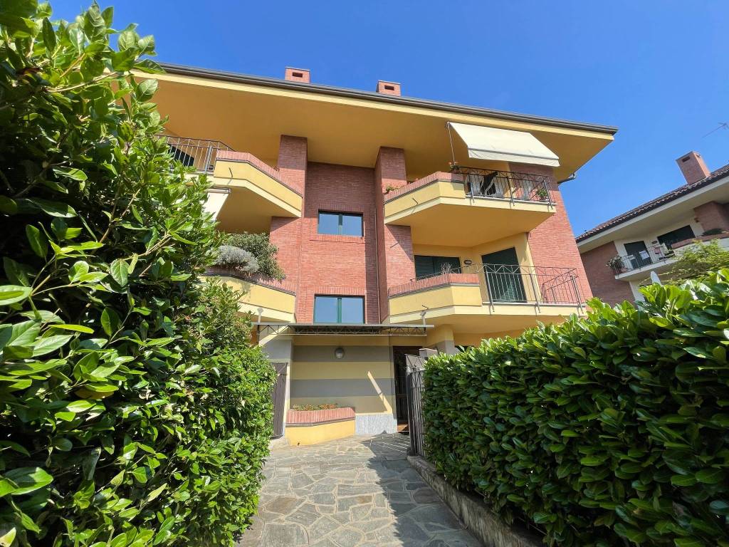 Appartamento a Chieri in Via Duccio Galimberti - Foto 2