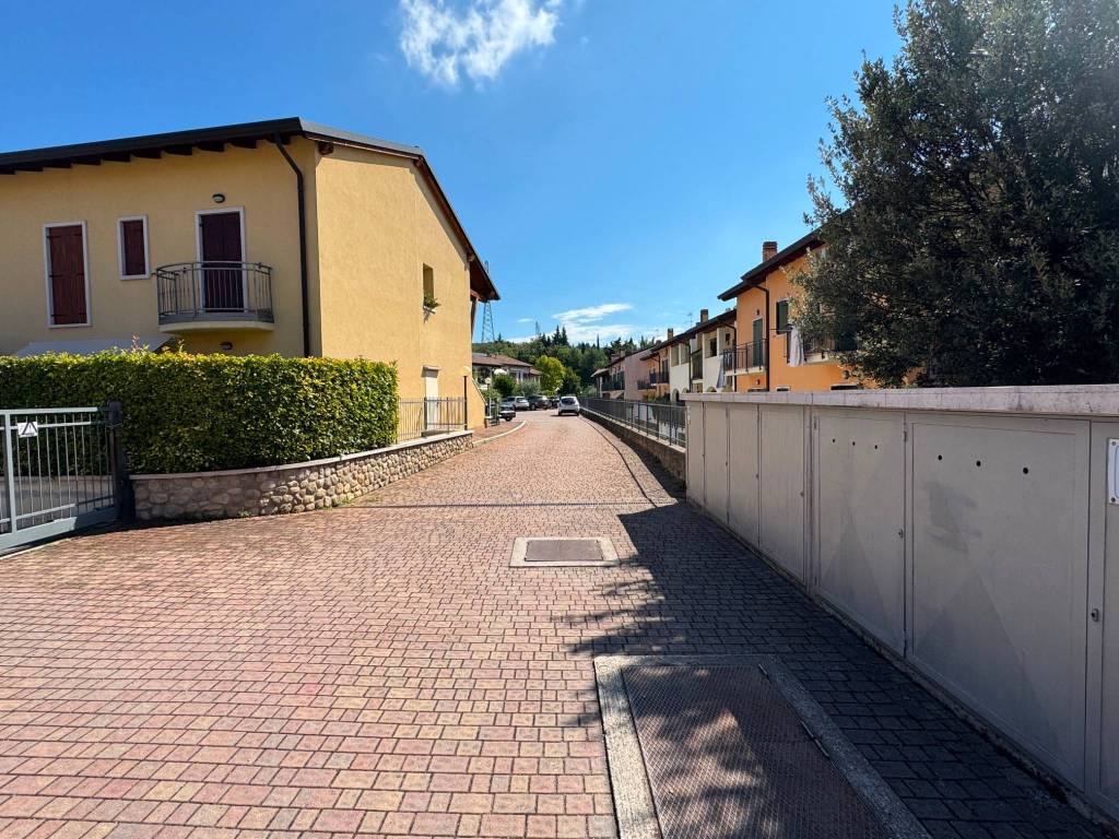 Appartamento a Cavaion veronese in Via Giacomo Leopardi, 1 - Foto 3