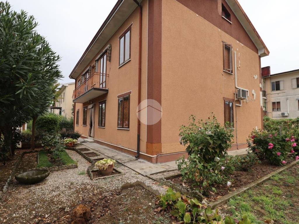 Villa a San giorgio bigarello in Piazza Della Repubblica, 9 - Foto 3