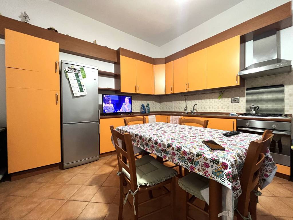 Appartamento a Catanzaro in via Alto Adige - Foto 2