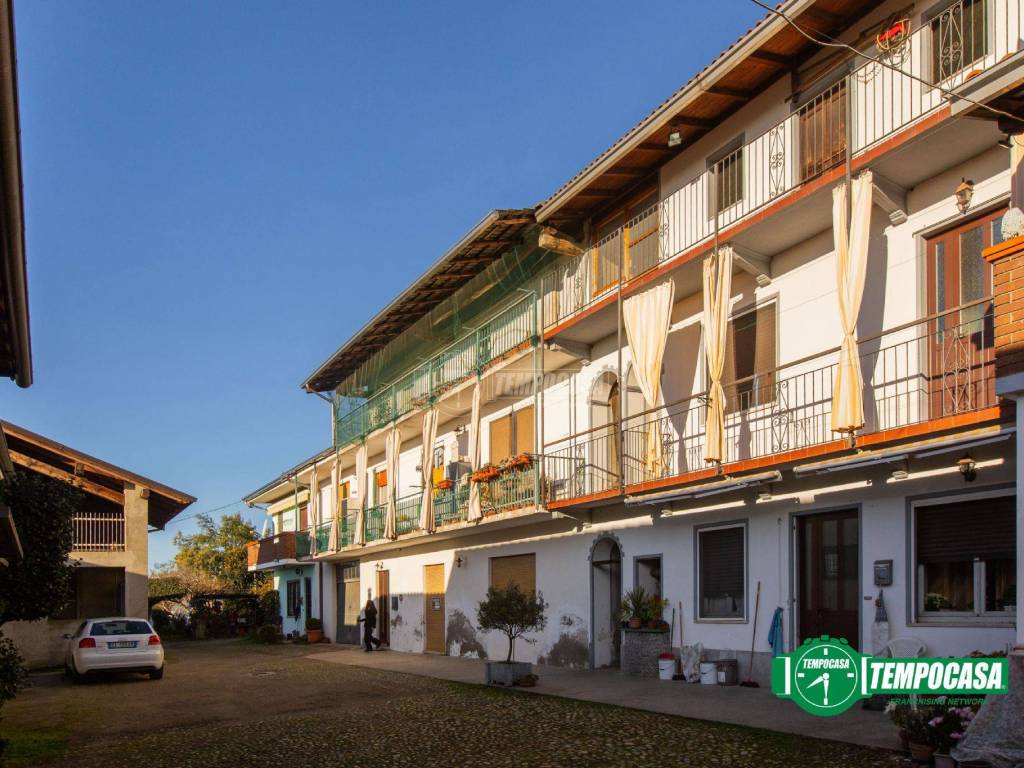 Appartamento a Oleggio in Via Strera 120 - Foto 3