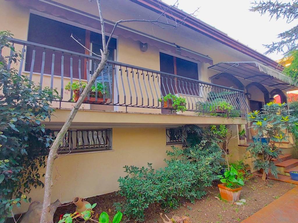Villa a Riccione in Viale Monte Bianco - Foto 2