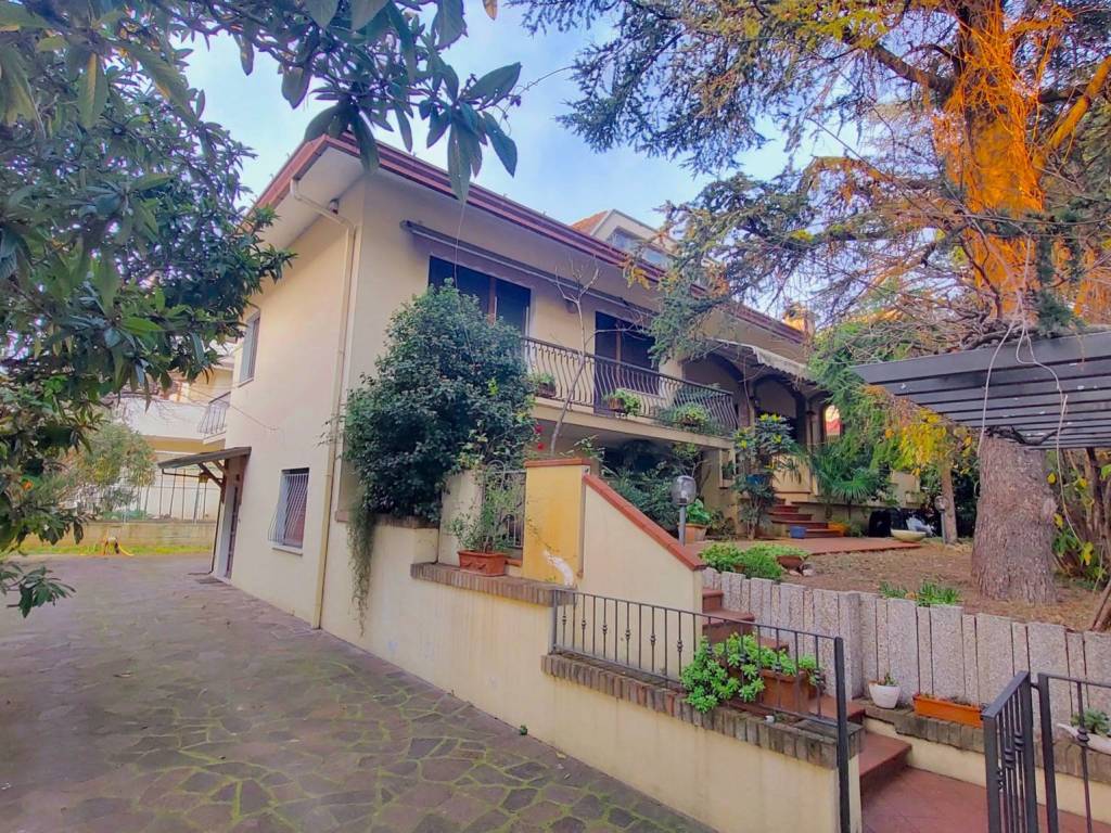 Villa a Riccione in Viale Monte Bianco - Foto 4